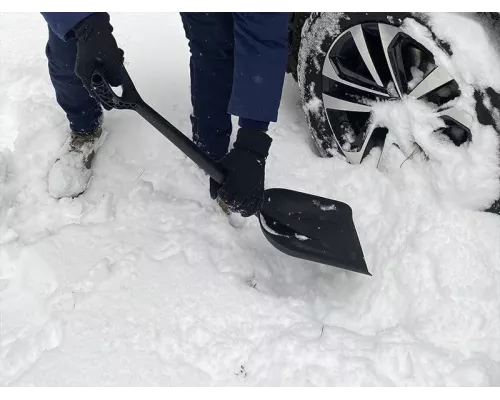 Лопата автомобильная со скребком